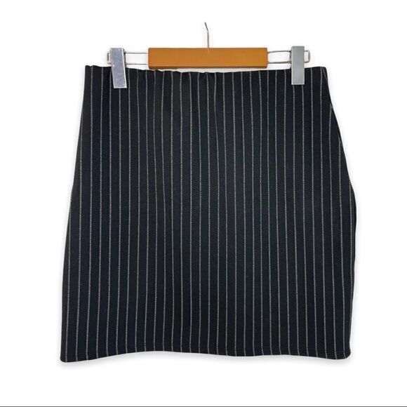 Ardene Vertical Pinstripe Black Skirt - Picture 3 of 3